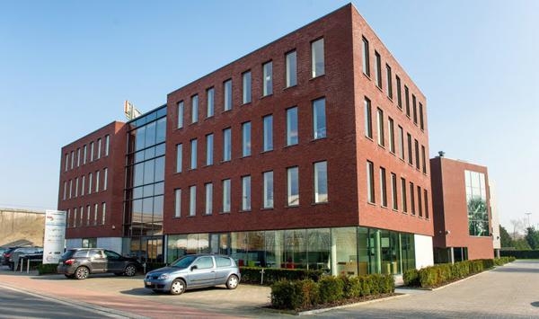 Handelszaak te  huur in Zele 9240 0.00€  slaapkamers 375.00m² - Zoekertje 610