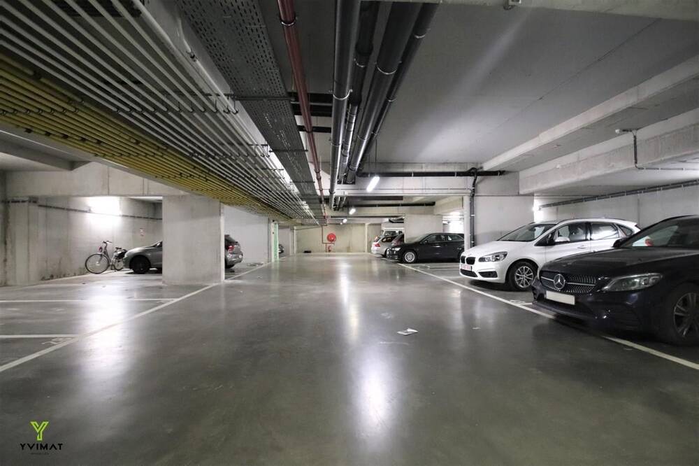 Parking & garage te  koop in Gentbrugge 9050 24500.00€  slaapkamers m² - Zoekertje 2315