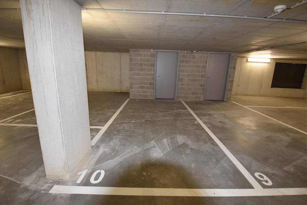 Parking & garage te  koop in Sint-Niklaas 9100 20000.00€  slaapkamers m² - Zoekertje 3698