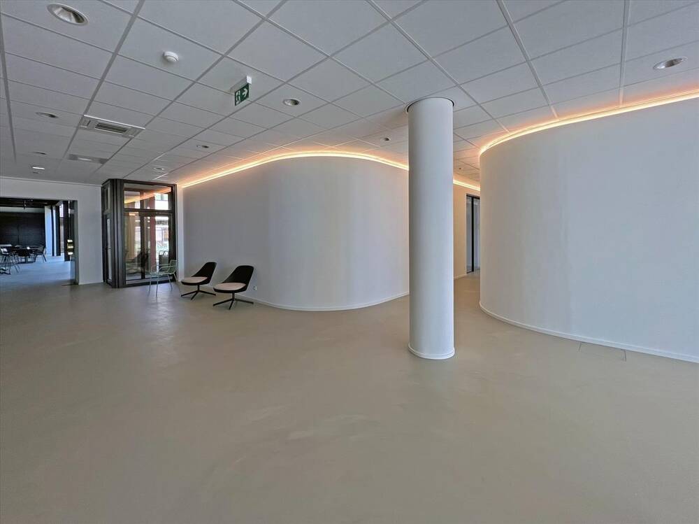 Handelszaak te  huur in Melsele 9120 4735.00€  slaapkamers 437.00m² - Zoekertje 4983