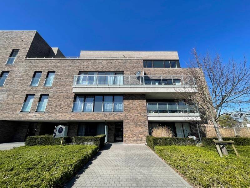 Handelszaak te  koop in Zwijnaarde 9052 415000.00€ 2 slaapkamers 98.00m² - Zoekertje 12182