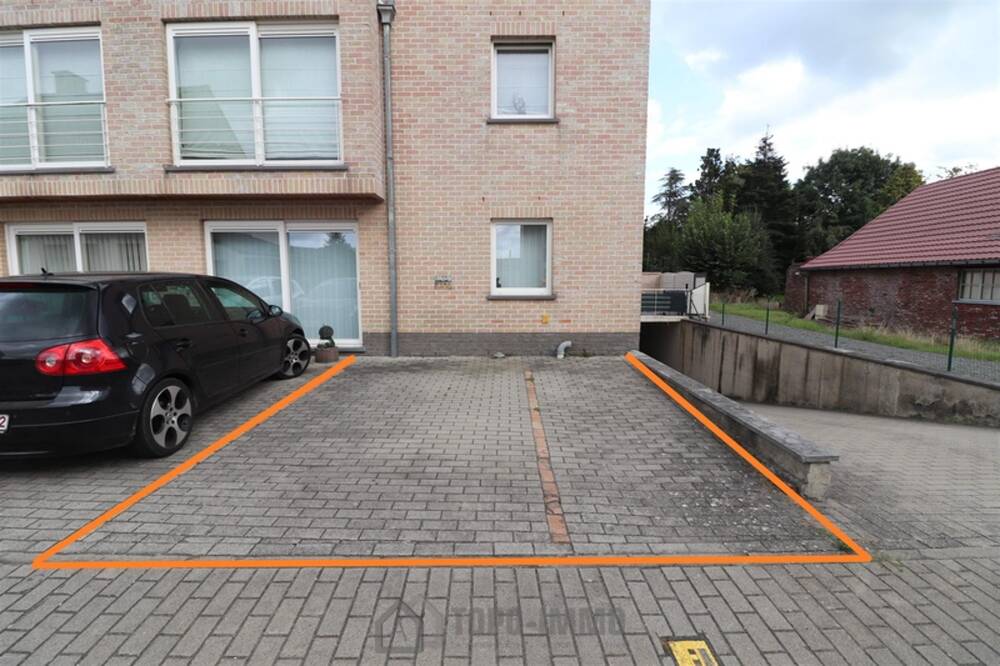 Parking & garage te  koop in Herzele 9550 6000.00€  slaapkamers m² - Zoekertje 14011