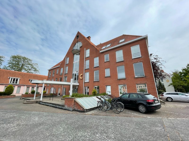 Kantoor te  huur in Sint-Denijs-Westrem 9051 2270.00€  slaapkamers 218.00m² - Zoekertje 83179