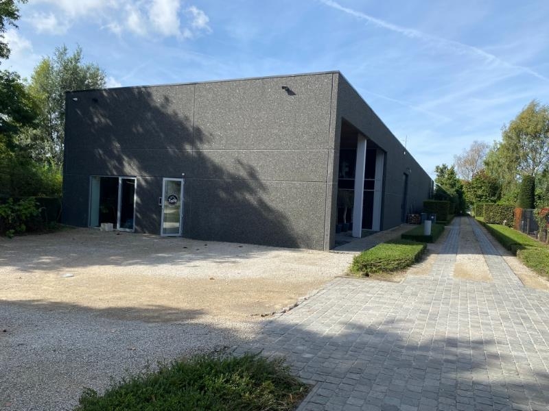 Handelszaak te  huur in Lokeren 9160 2300.00€  slaapkamers 333.00m² - Zoekertje 18790