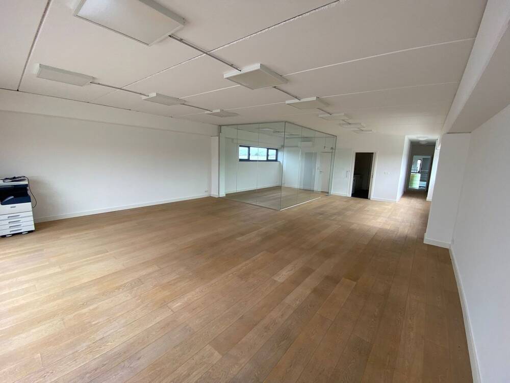 Handelszaak te  huur in Kruibeke 9150 0.00€  slaapkamers 158.00m² - Zoekertje 20137