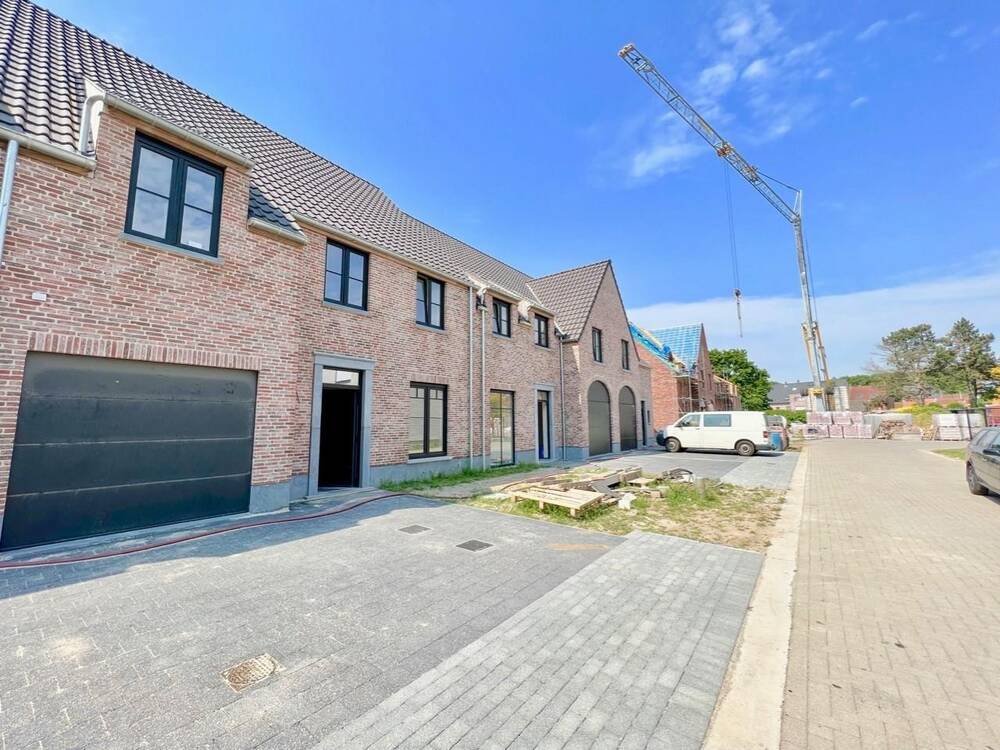 Huis te  koop in Oosteeklo 9968 479000.00€ 4 slaapkamers 251.00m² - Zoekertje 20120