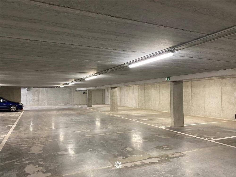 Parking & garage te  koop in Sint-Niklaas 9100 15500.00€  slaapkamers 12.50m² - Zoekertje 22794