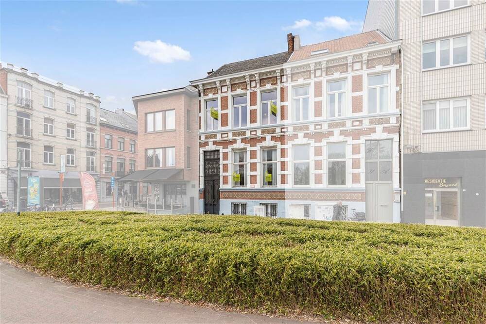 Herenhuis te  koop in Dendermonde 9200 299000.00€ 4 slaapkamers 220.00m² - Zoekertje 86756