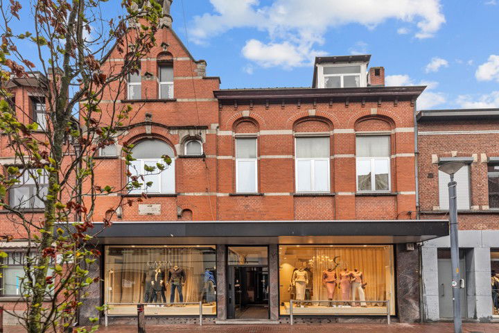 Commerciële ruimte te  koop in Zele 9240 490000.00€  slaapkamers 410.00m² - Zoekertje 277037