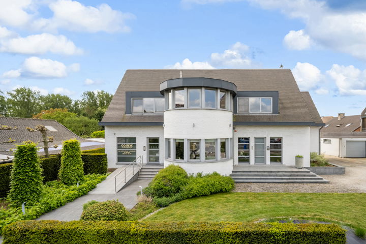 Villa te  koop in Geraardsbergen 9500 599000.00€ 4 slaapkamers 360.00m² - Zoekertje 277110