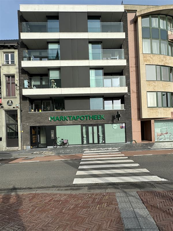 Commerciële ruimte te  huur in Sint-Niklaas 9100 2250.00€  slaapkamers 117.00m² - Zoekertje 277097