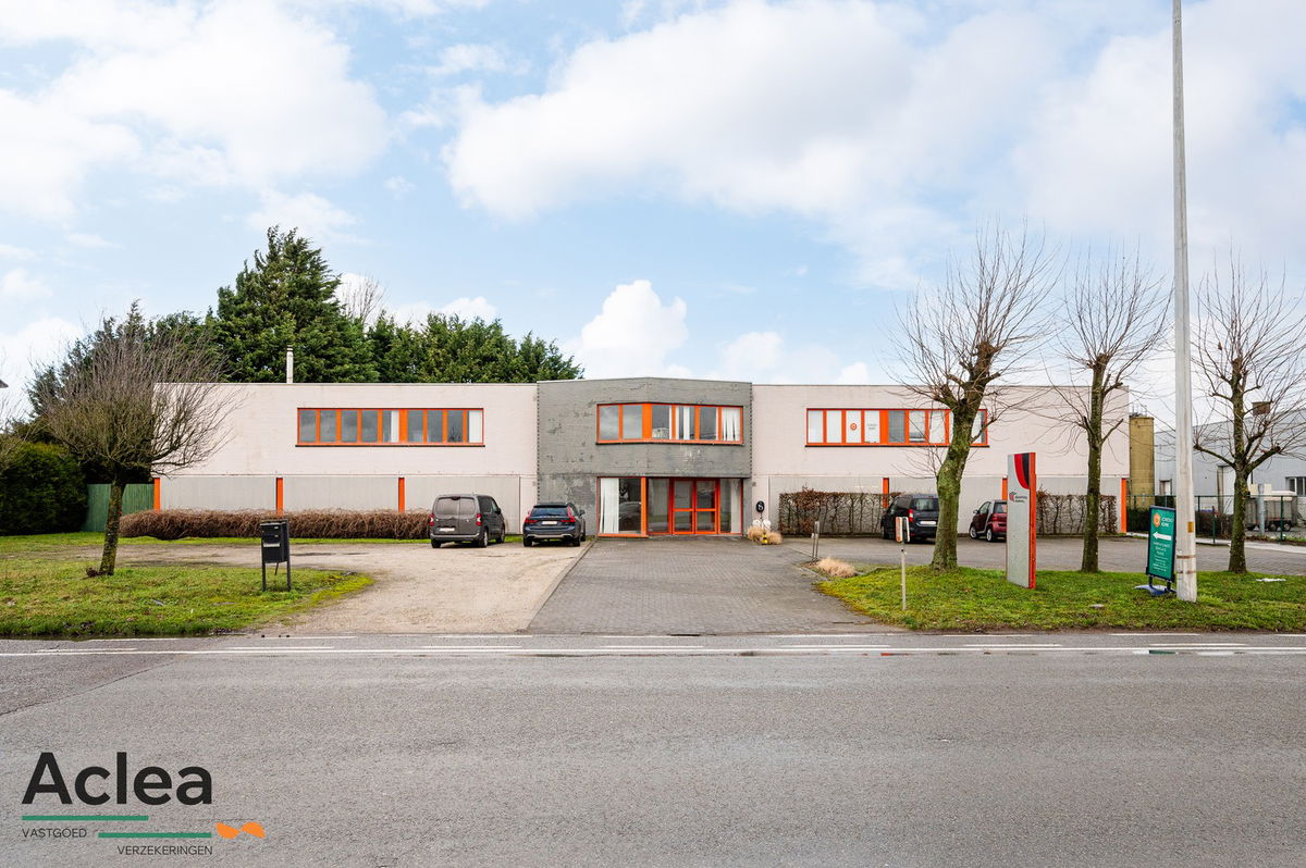 Kantoor te  huur in Eeklo 9900 900.00€  slaapkamers 200.00m² - Zoekertje 277143