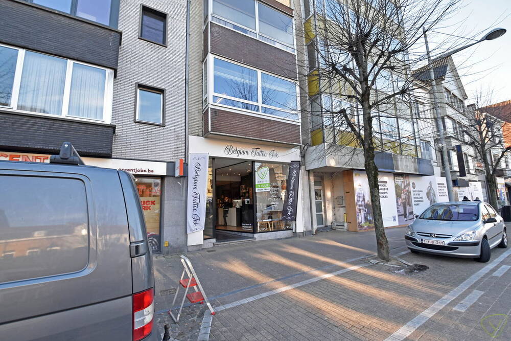 Commerciële ruimte te  huur in Eeklo 9900 1400.00€  slaapkamers 190.00m² - Zoekertje 277159