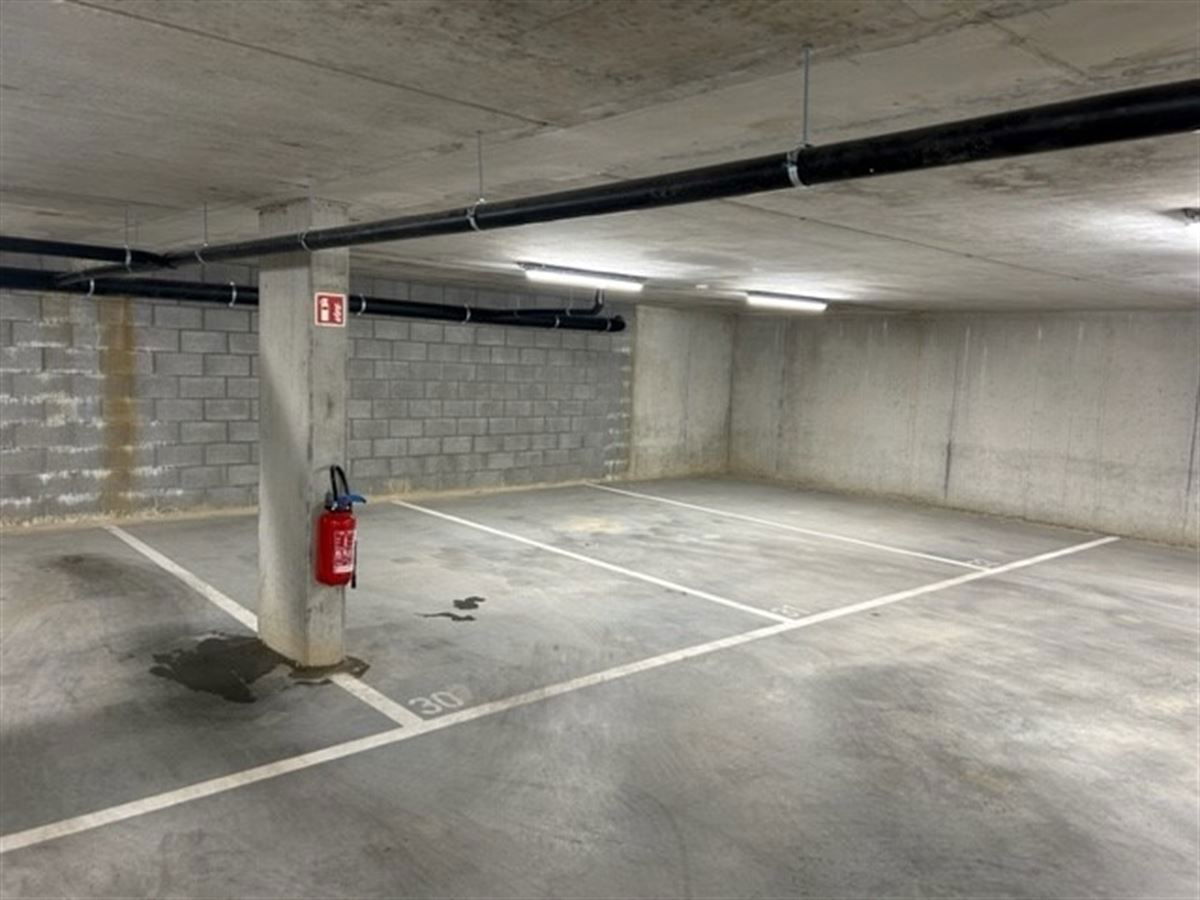 Parking & garage te  koop in Aalst 9300 28600.00€  slaapkamers m² - Zoekertje 277161