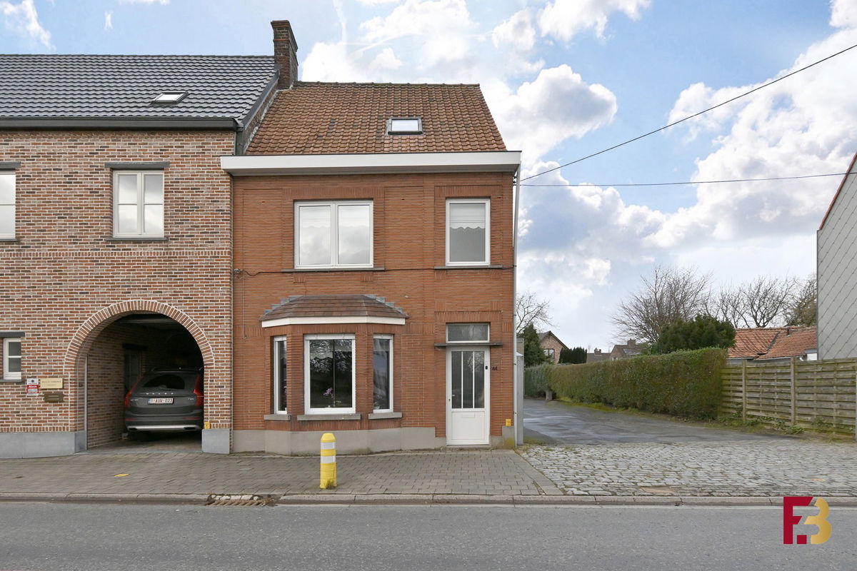 Huis te  koop in Bottelare 9820 399000.00€ 3 slaapkamers 170.00m² - Zoekertje 277214