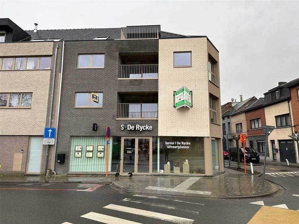 Handelszaak te  huur in Aalst 9300 1095.00€  slaapkamers 92.00m² - Zoekertje 32561