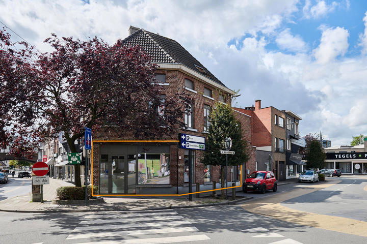 Commerciële ruimte te  huur in Aalst 9300 1000.00€  slaapkamers 65.00m² - Zoekertje 277394