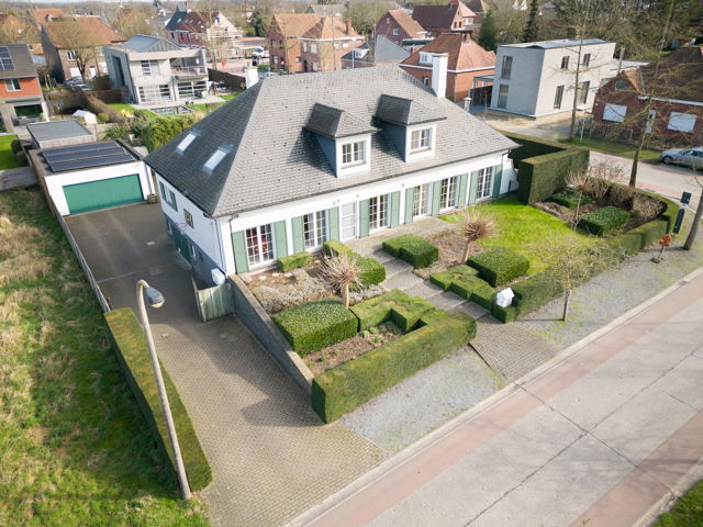 Villa te  koop in Aalter 9880 625000.00€ 6 slaapkamers 295.00m² - Zoekertje 277547