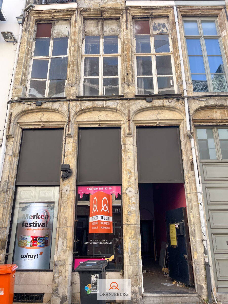 Commerciële ruimte te  huur in Gent 9000 2500.00€  slaapkamers m² - Zoekertje 277677