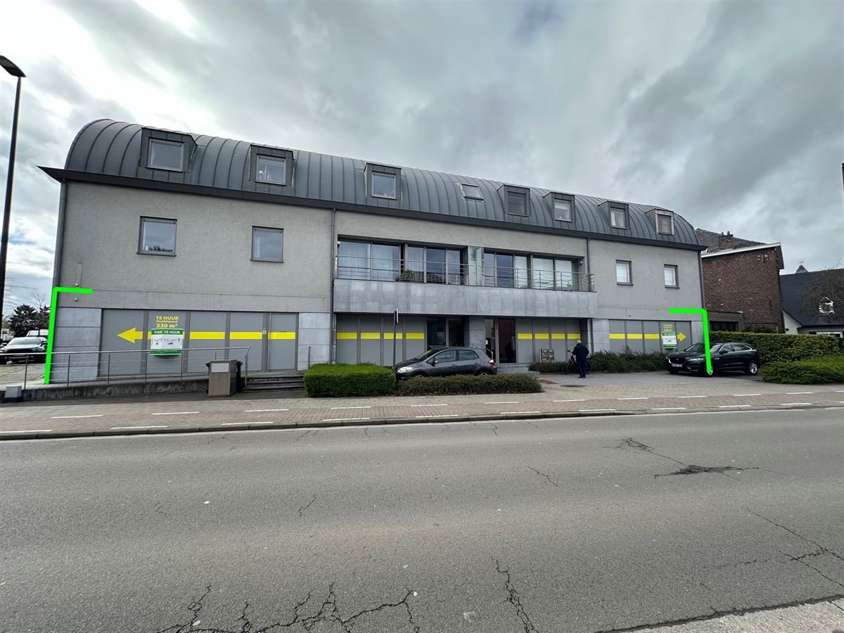 Commerciële ruimte te  huur in Aalst 9300 3900.00€  slaapkamers 330.00m² - Zoekertje 90046