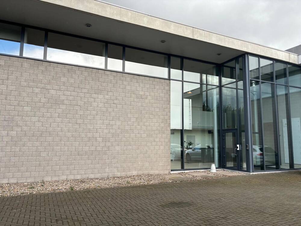 Handelszaak te  huur in Zelzate 9060 1309.00€  slaapkamers 41.00m² - Zoekertje 149048