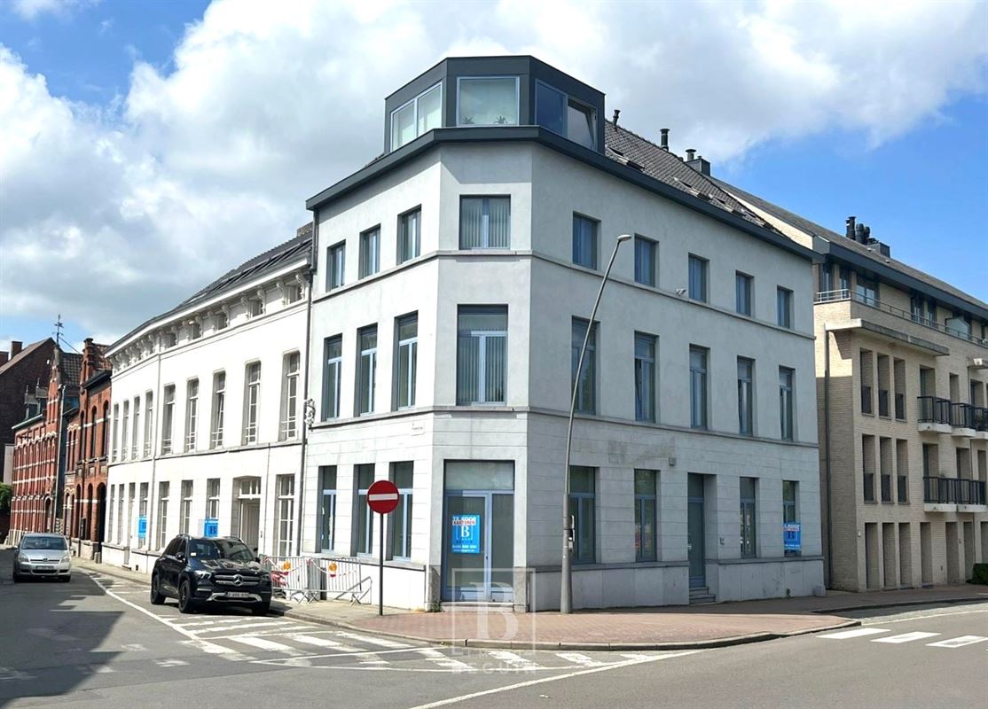 Kantoor te  koop in Ronse 9600 350000.00€ 4 slaapkamers 377.00m² - Zoekertje 279001