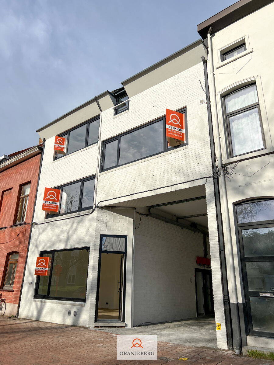 Kantoor te  koop in Sint-Amandsberg 9040 99000.00€  slaapkamers 21.00m² - Zoekertje 279112