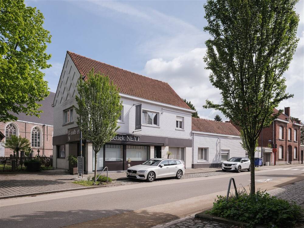 Commerciële ruimte te  koop in Sint-Kruis-Winkel 9042 490000.00€ 3 slaapkamers 485.00m² - Zoekertje 92537