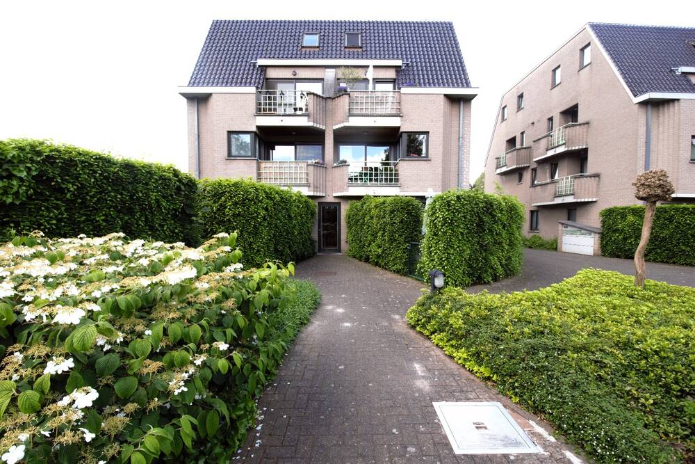 Appartement te  huur in Sint-Amandsberg 9040 760.00€ 1 slaapkamers 52.00m² - Zoekertje 279282