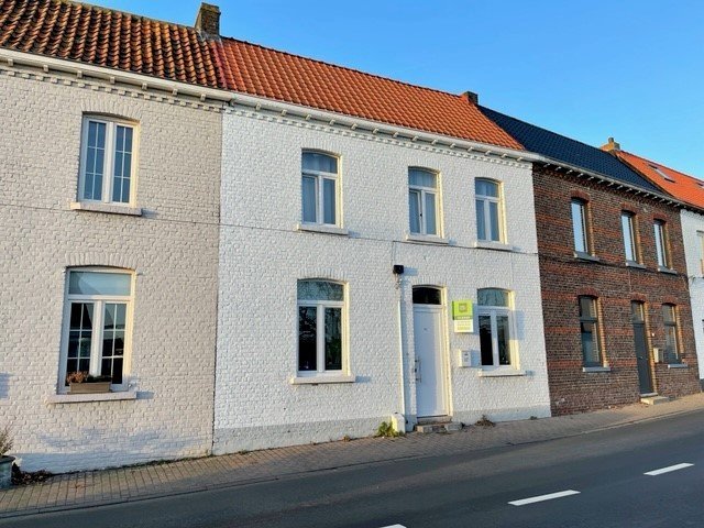 Huis te  koop in Knesselare 9910 165000.00€ 2 slaapkamers 137.00m² - Zoekertje 92978