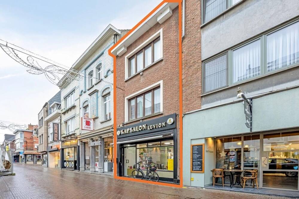 Handelszaak te  koop in Zottegem 9620 220000.00€  slaapkamers m² - Zoekertje 71673