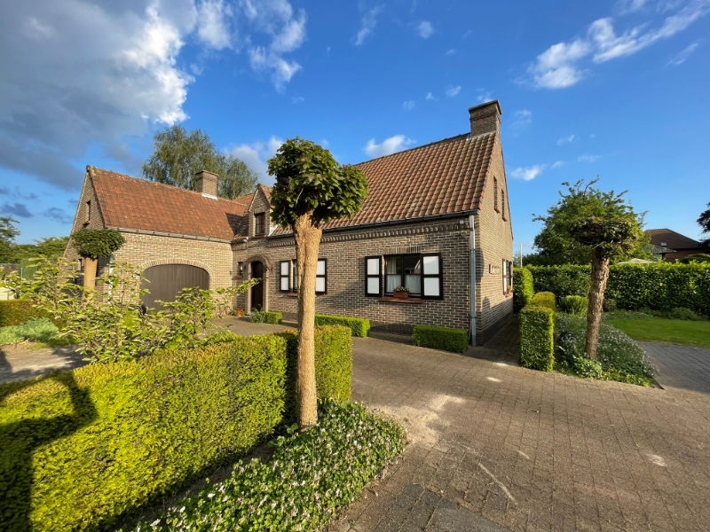 Huis te  koop in Vosselare 9850 495000.00€ 4 slaapkamers 252.00m² - Zoekertje 279409