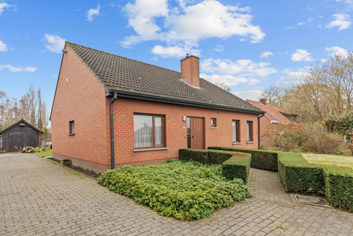 Bungalow te  koop in Aalter 9880 448000.00€ 2 slaapkamers 175.00m² - Zoekertje 279669