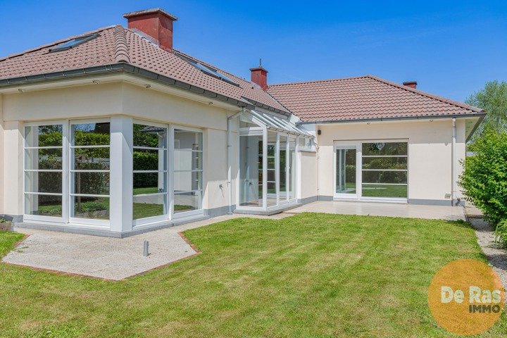 Bungalow te  koop in Gijzegem 9308 525000.00€ 4 slaapkamers 206.00m² - Zoekertje 93842