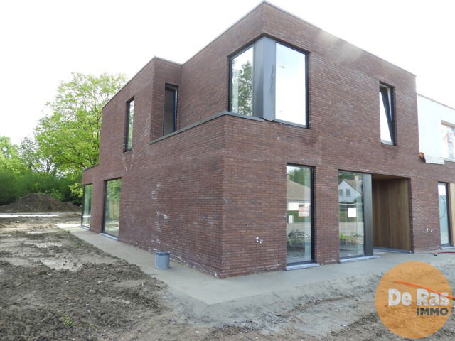 Huis te  koop in Gijzegem 9308 550250.00€ 3 slaapkamers 182.00m² - Zoekertje 279693