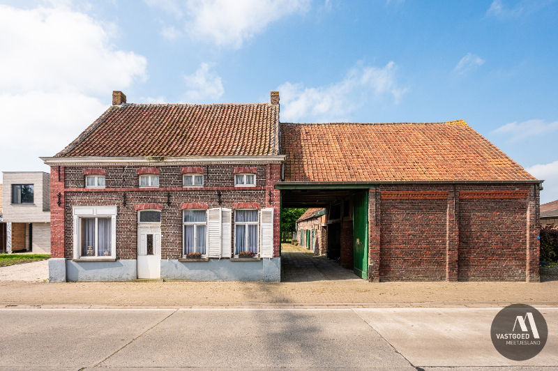 Huis te  koop in Oostwinkel 9931 345000.00€ 4 slaapkamers 210.00m² - Zoekertje 279840