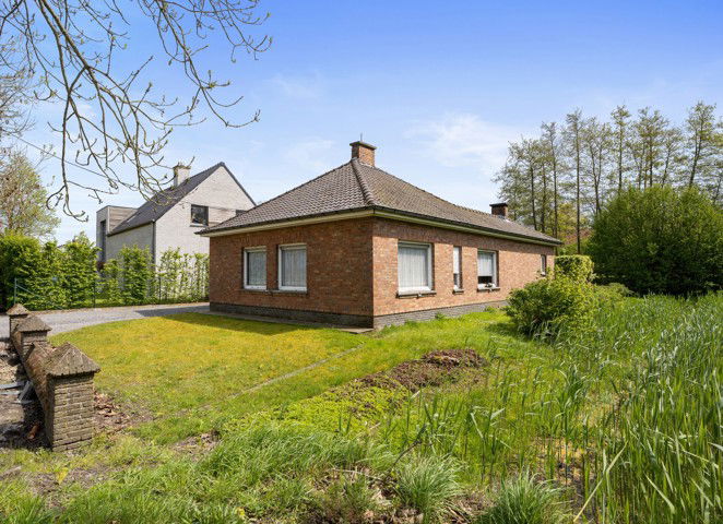 Bungalow te  koop in Bellem 9881 238000.00€ 2 slaapkamers 90.00m² - Zoekertje 280063