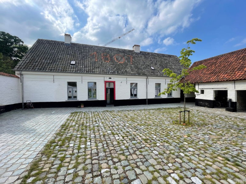 Huis te  koop in Zwijnaarde 9052 498000.00€ 2 slaapkamers 150.00m² - Zoekertje 280040