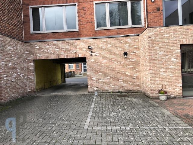 Parking & garage te  huur in Zottegem 9620 55.00€  slaapkamers m² - Zoekertje 95240