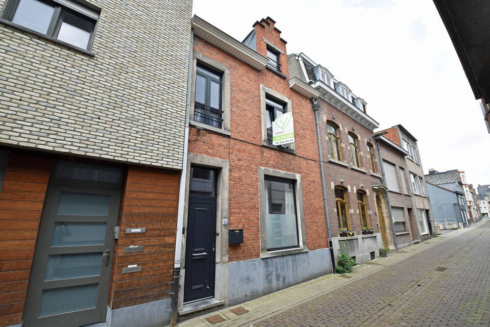 Huis te  huur in Eeklo 9900 845.00€ 4 slaapkamers 124.00m² - Zoekertje 280378