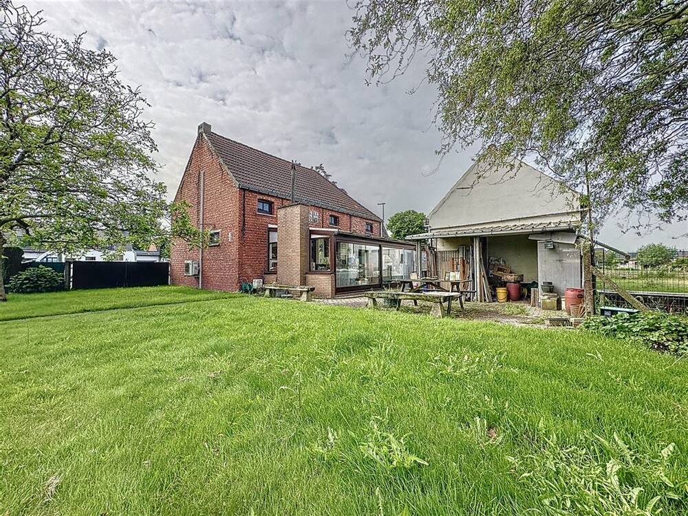 Bouwgrond te  koop in Oudegem 9200 299000.00€ 3 slaapkamers 175.00m² - Zoekertje 280356