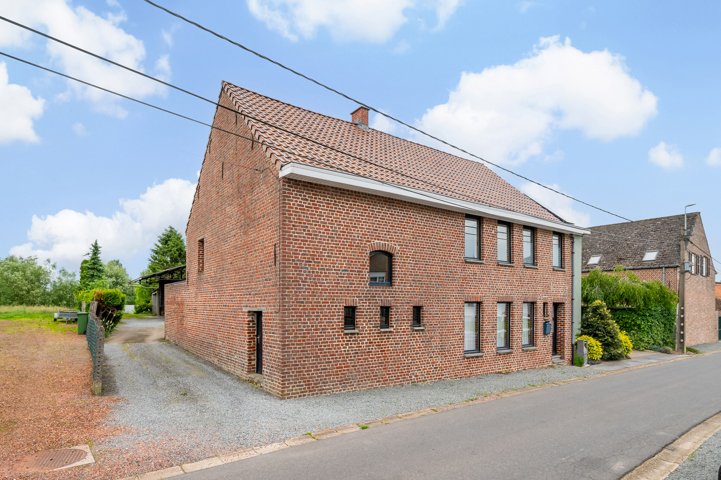 Huis te  koop in Meerbeke 9402 299000.00€ 5 slaapkamers 177.00m² - Zoekertje 112075