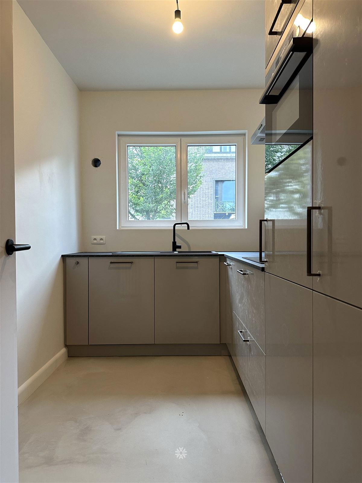 Appartement te  huur in Sint-Amandsberg 9040 875.00€ 1 slaapkamers 85.00m² - Zoekertje 281255