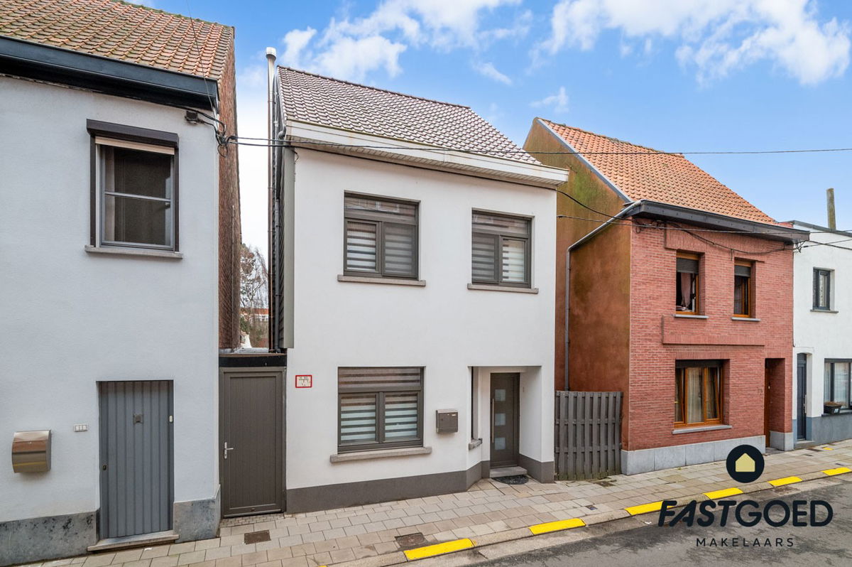 Huis te  koop in Zelzate 9060 240000.00€ 2 slaapkamers 137.00m² - Zoekertje 281788