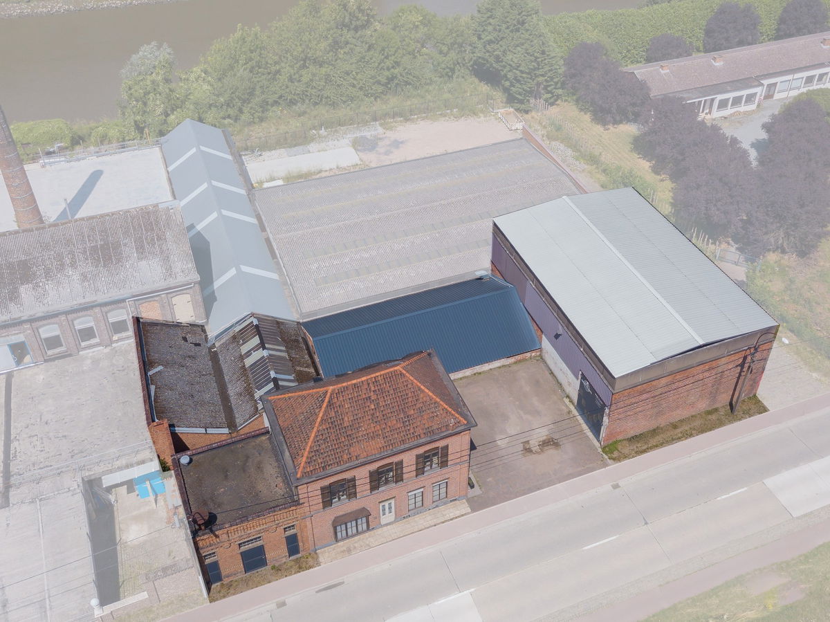 Industrie te  koop in Wetteren 9230 695000.00€ 3 slaapkamers 924.00m² - Zoekertje 281938