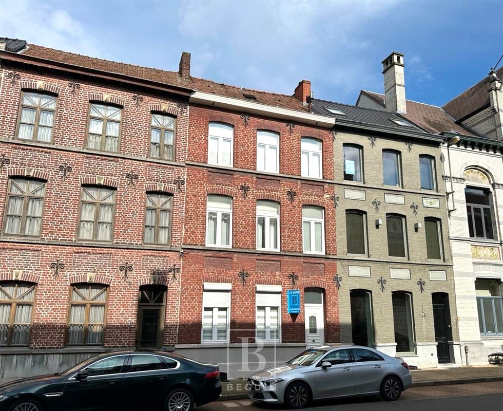 Herenhuis te  koop in Ronse 9600 259000.00€ 4 slaapkamers 250.00m² - Zoekertje 282065