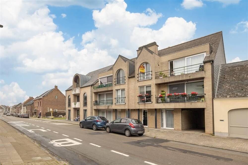 Appartement te  koop in Nieuwerkerken 9320 239000.00€ 2 slaapkamers 95.00m² - Zoekertje 153489