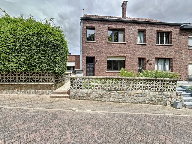 Huis te  koop in Zottegem 9620 275000.00€ 3 slaapkamers 177.00m² - Zoekertje 155344