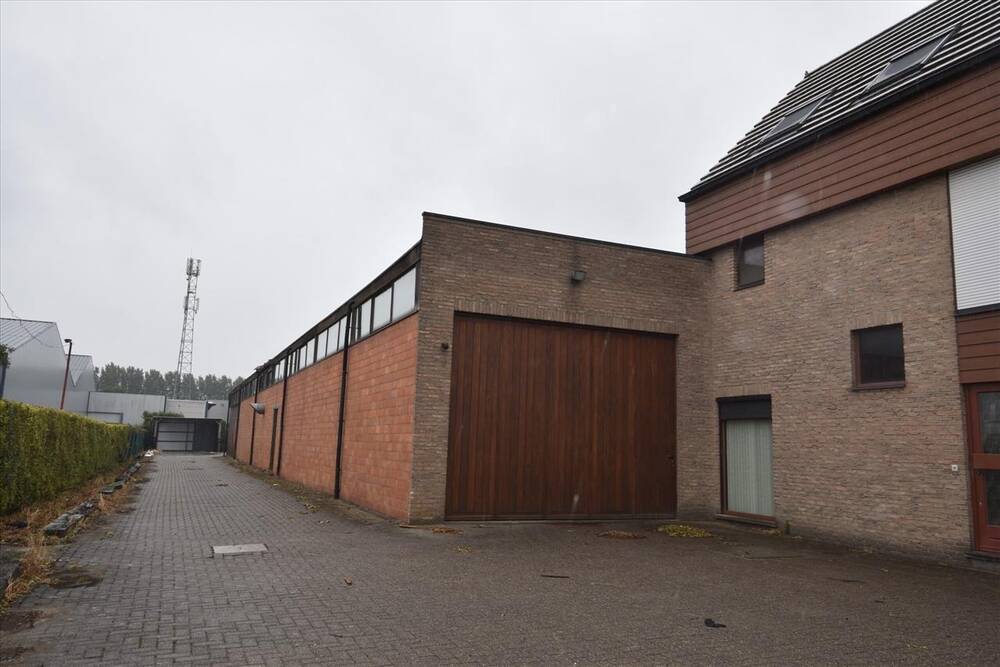 Handelszaak te  huur in Verrebroek 9130 5650.00€  slaapkamers m² - Zoekertje 163080