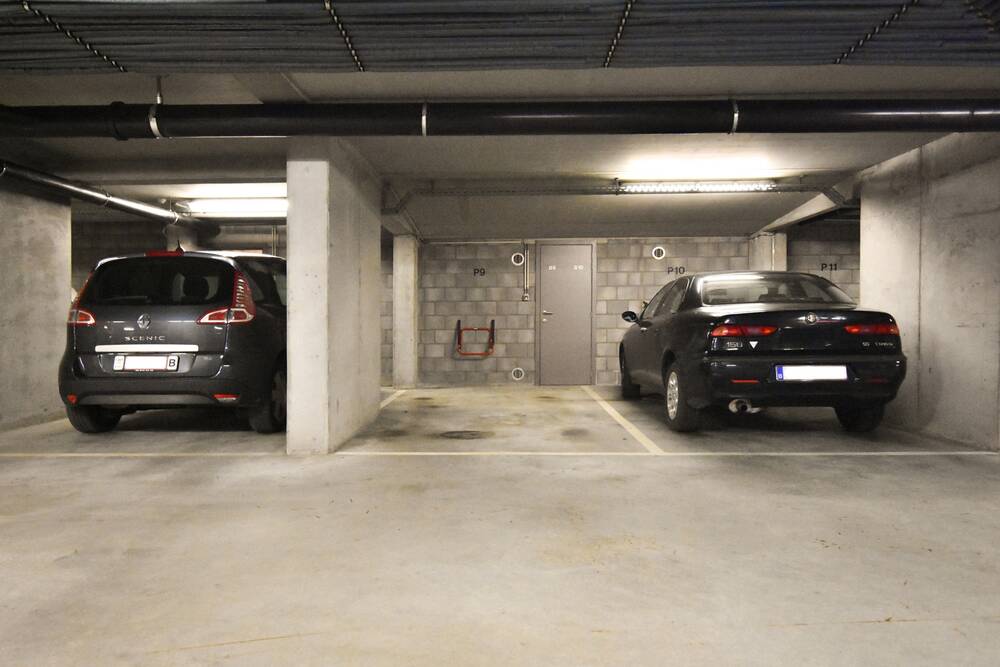 Parking & garage te  huur in Gent 9000 95.00€  slaapkamers m² - Zoekertje 163997